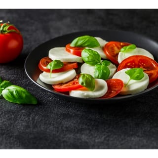 Full Fresh Mozzarella with Roasted Peppers